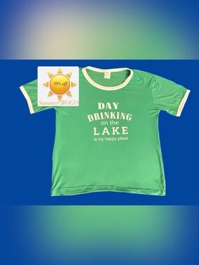 ☀️NWOT☀️Day Drinking On The Lake Is My Happy Place T-Shirt - size M